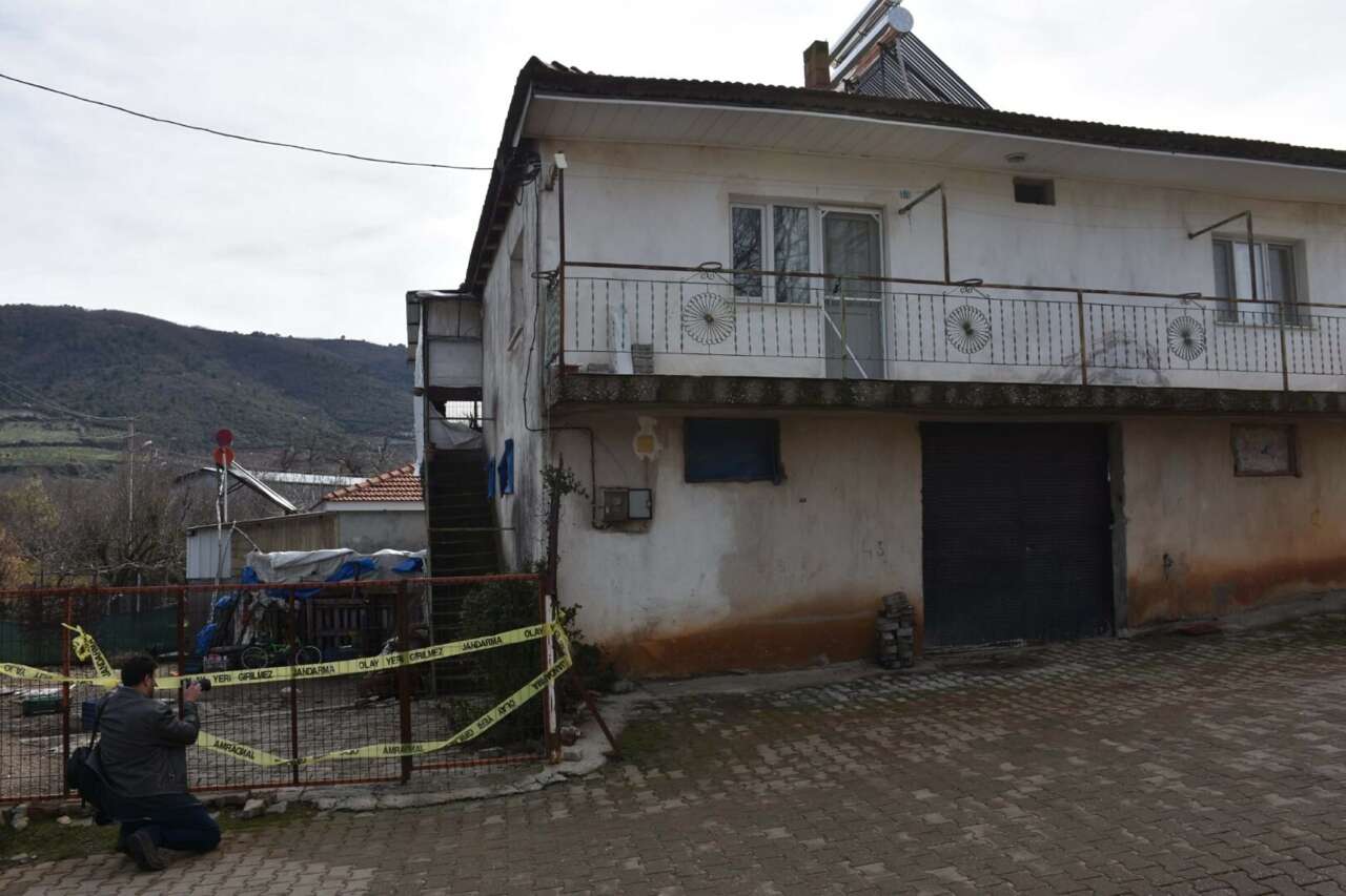 Damadın katlettiği 4 kişilik aile toprağa verildi 21